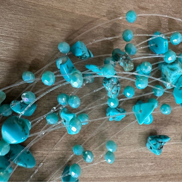 Faux turquoise look necklace - Picture 5 of 9